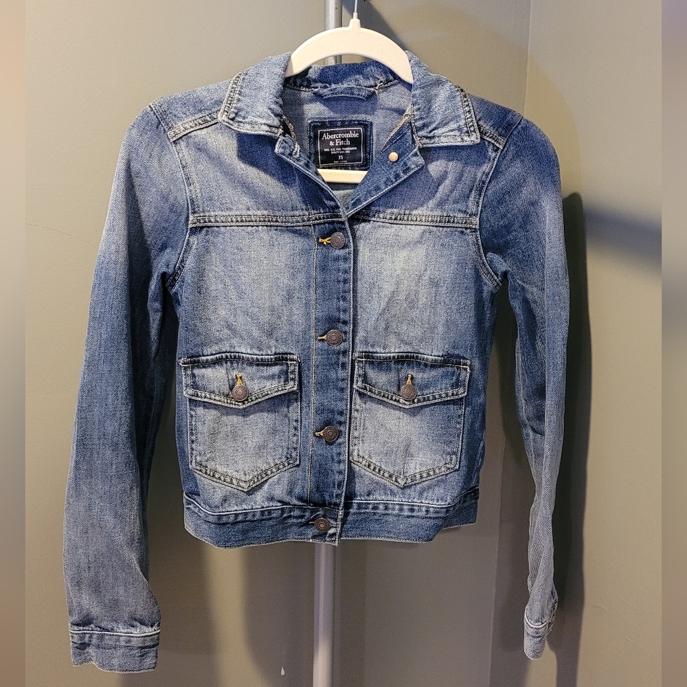Abercrombie & Fitch Women's Jean Jacket Button Up Denim, Size XS, Medium Wash‎
